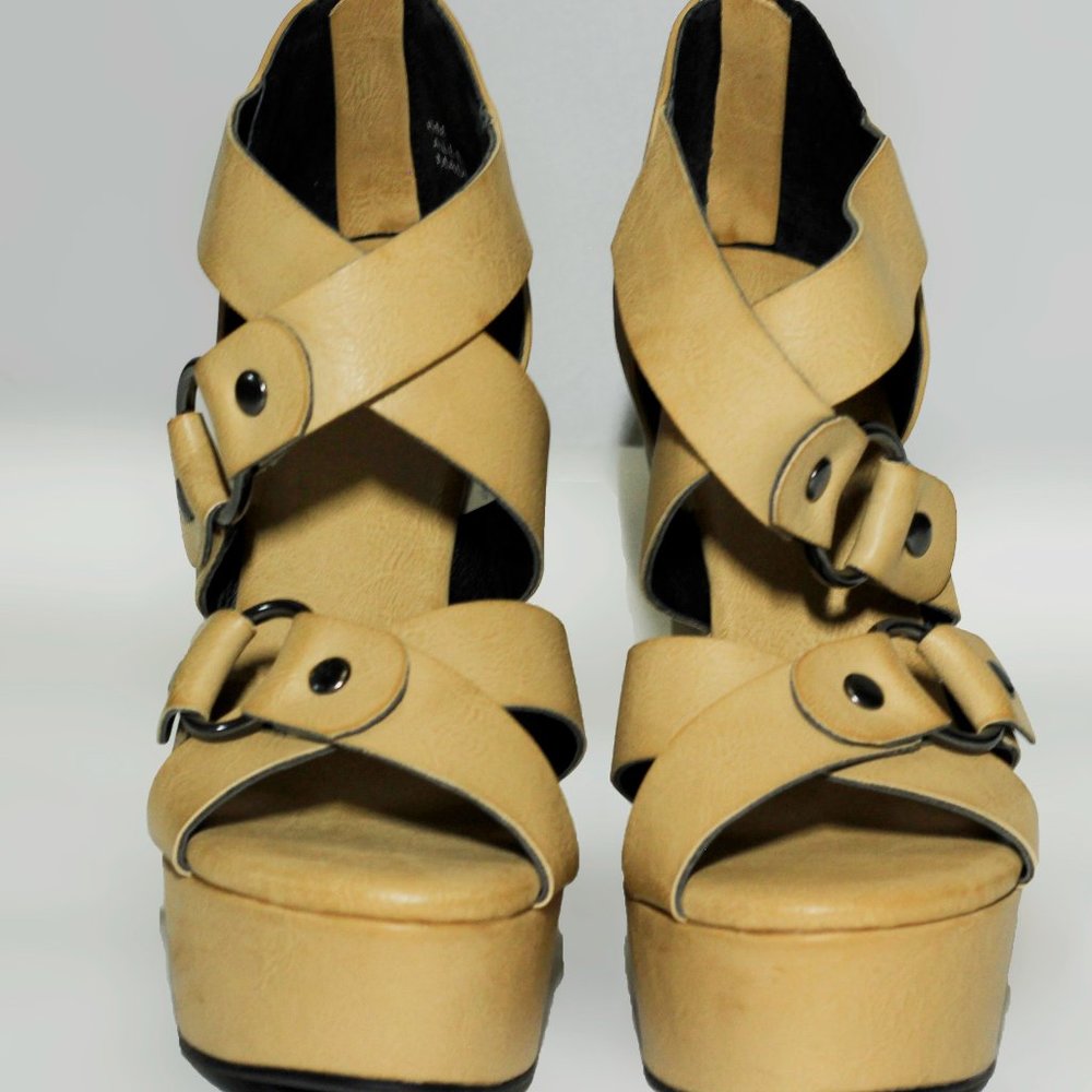 Mojo Moxy Pepper Platform 5inch Wedge Sandals - Size 6 Sandy